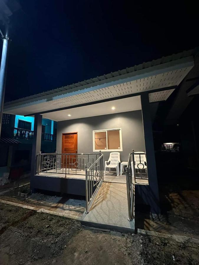 Pp. Valentine Bungalow Phi Phi Islands Exterior photo